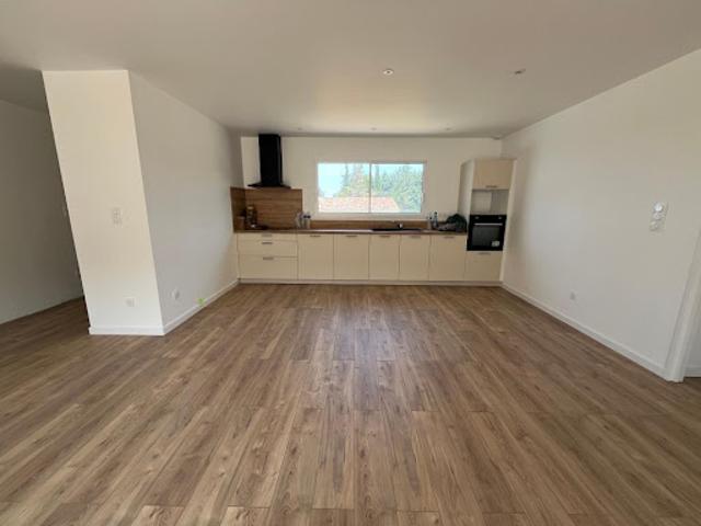 Location Maison 4 pièces 94.76 m2 Villeneuve la Comptal