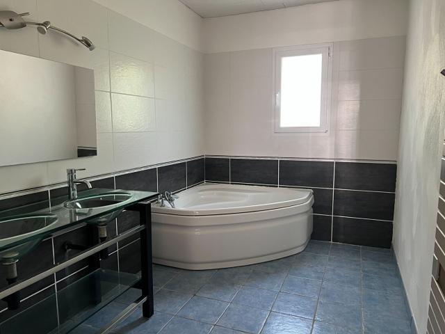 Location maison 4 pièces, 95.00m², Saint Gervais