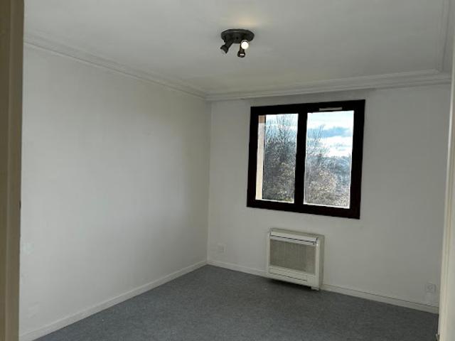 Location Maison 4 pièces 95 m2 Saint Genis les Ollières