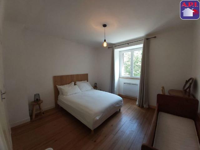Location maison 4 pièces 97 m² à Orgeix 09110