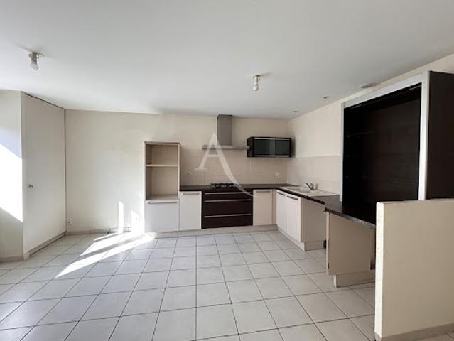 Location Maison 4 pièces 98.85 m2 Yvré l'Evêque
