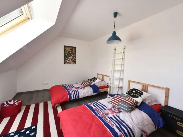 Location maison 4 pièces Vains 50