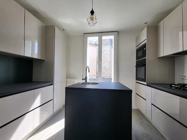 Location Maison 5 pièces 107 m2 La Varenne Saint Hilaire