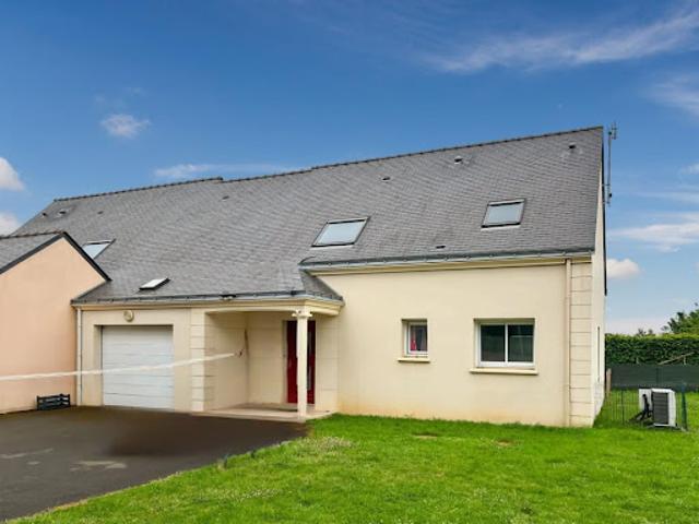 Location Maison 5 pièces 108 m2 Saint Aubin des Châteaux