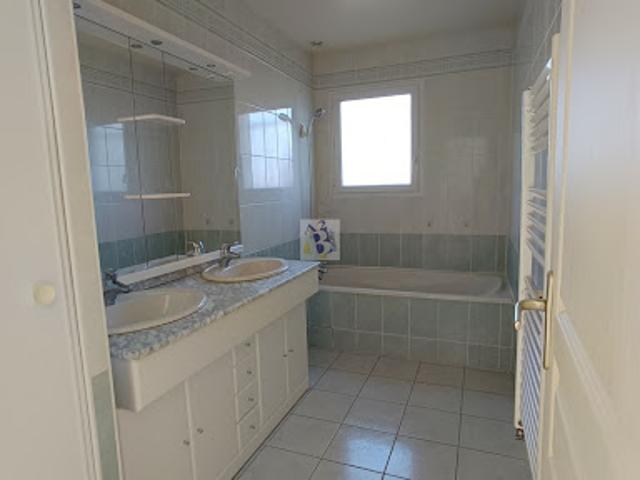 Location Maison 5 pièces 108 m2 Saint Yrieix sur Charente