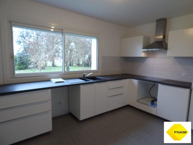 Location Maison 5 pièces 108m² LAROQUE TIMBAUT 47340
