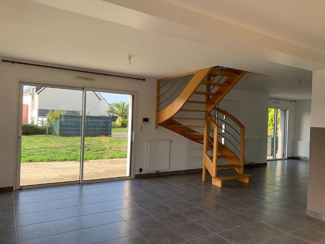 Location Maison 5 pièces 108m² ST MELOIR DES ONDES 35350