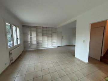 Location Maison 5 pièces 109m² LES ANGLES 30133