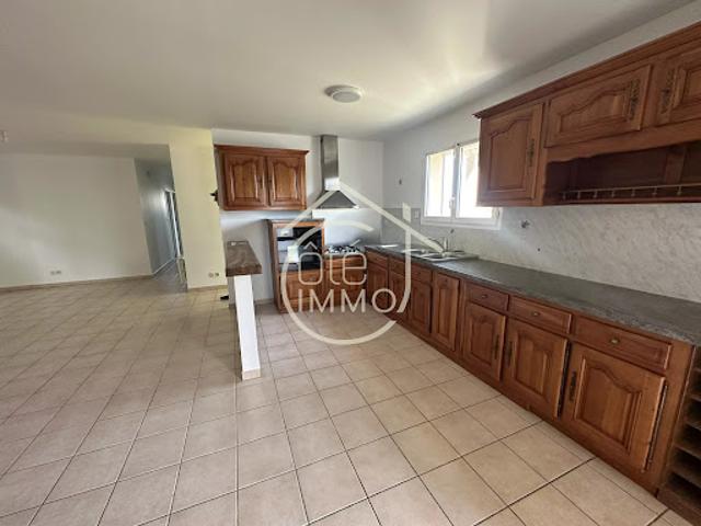 Location Maison 5 pièces 100 m2 Saint Seurin de Prats