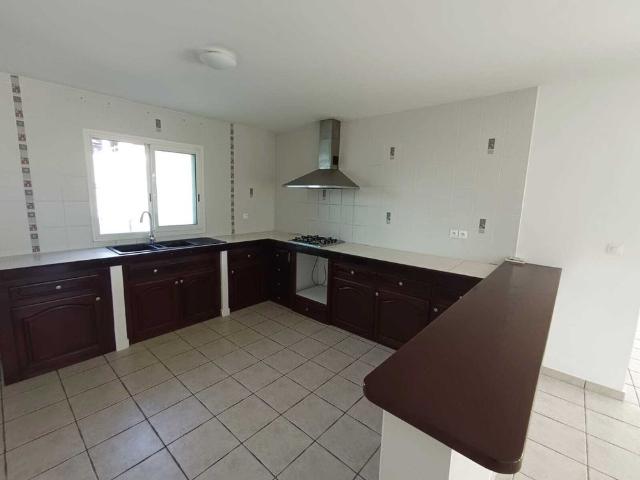 Location Maison 5 pièces 100m² ST DENIS 97490