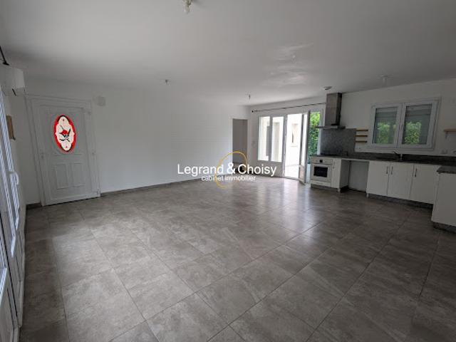 Location Maison 5 pièces 101 m2 Bias