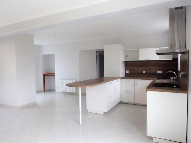 Location Maison 5 pièces 115m² NERCILLAC 16200