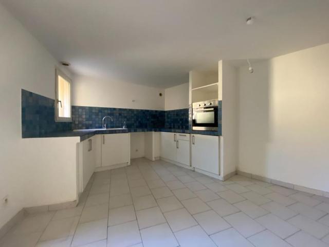 Location Maison 5 pièces 116m² ST SATURNIN LES AVIGNON 84450