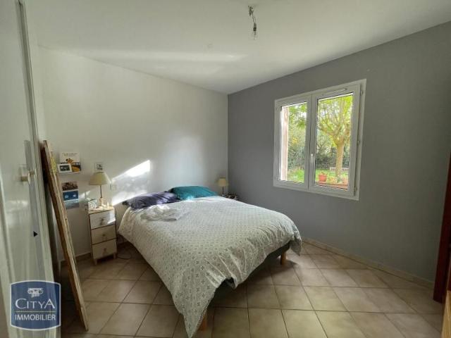 Location Maison 5 pièces 110m² PERNES LES FONTAINES 84210