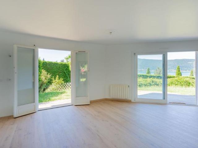 Location Maison 5 pièces 112m² VEYRIER DU LAC 74290