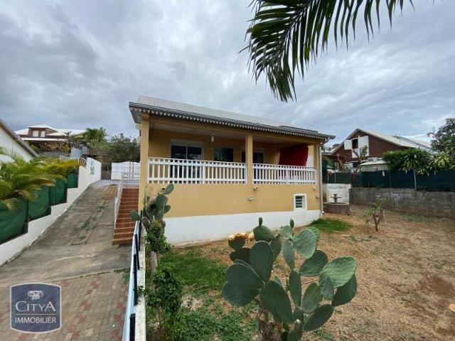 Location Maison 5 pièces 124m² ST GILLES LES BAINS 97434