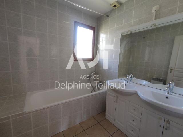 Location Maison 5 pièces 129m² ECHIROLLES 38130