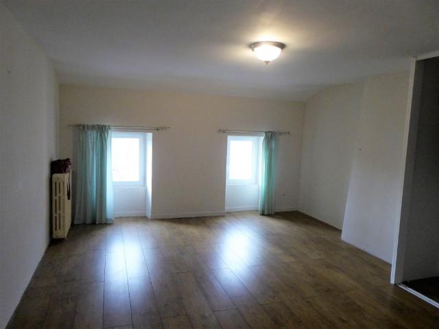 Location Maison 5 pièces 120m² JARNAC 16200