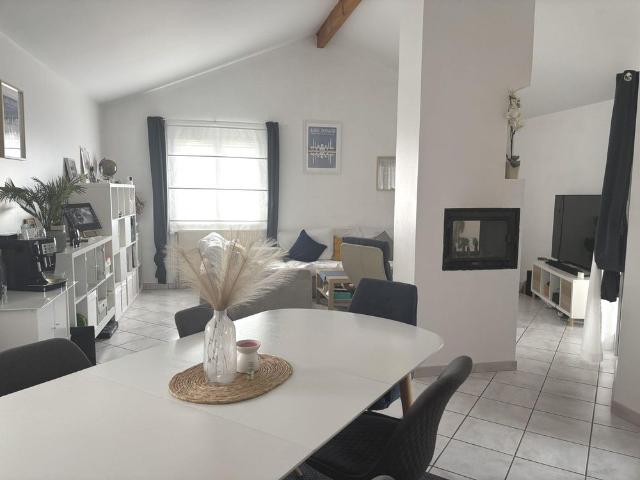 Location Maison 5 pièces 121m² COLLONGES AU MONT D OR 69660