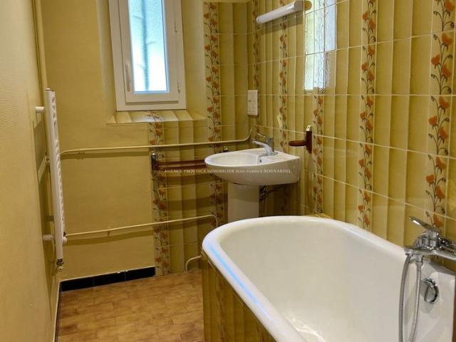 Location Maison 5 pièces 134m² SUZE LA ROUSSE 26790