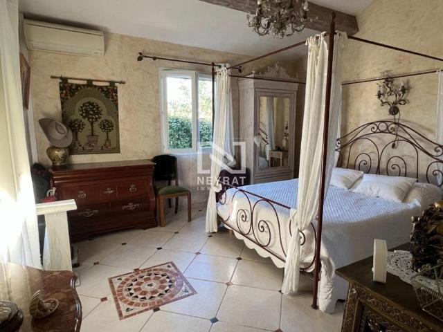 Location Maison 5 pièces 137m² SEILLANS 83440