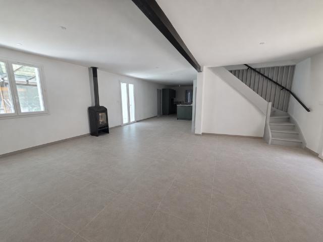 Location Maison 5 pièces 145m² FLAVIN 12450