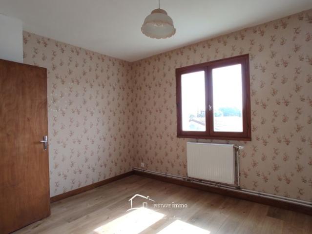 Location Maison 5 pièces 148m² ST SAUVANT 86600