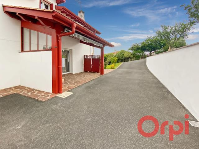 Location Maison 5 pièces 149 m2 Souraïde