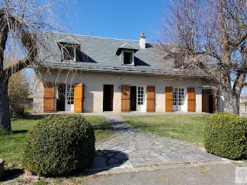 Location Maison 5 pièces 142.25 m2 Neuvéglise sur Truyère