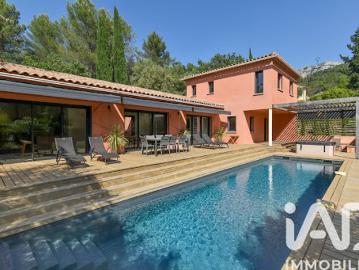 Location Maison 5 pièces 150 m2 Roquevaire