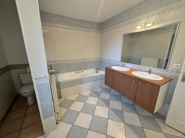 Location Maison 5 pièces 150m² BOURG DE PEAGE 26300