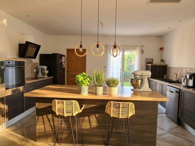 Location Maison 5 pièces 164m² TOURRETTE LEVENS 06690