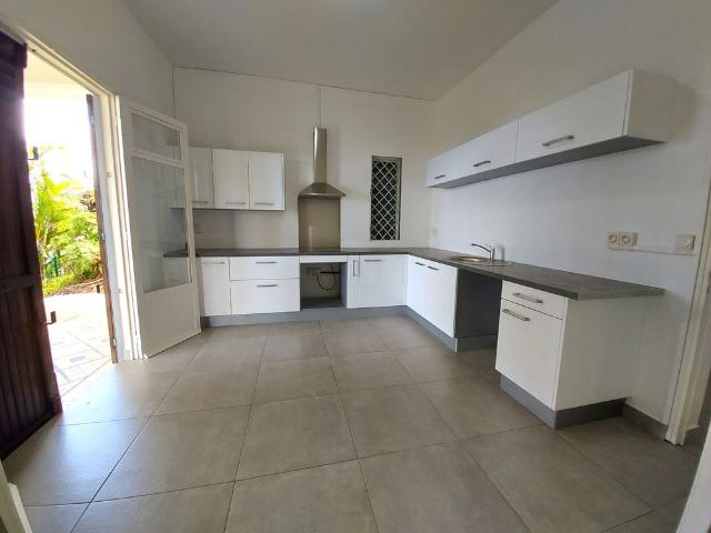 Location Maison 5 pièces 169m² ST DENIS 97400