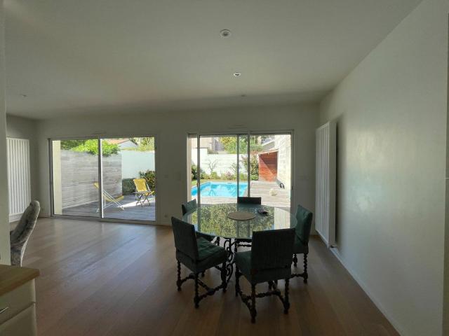 Location Maison 5 pièces 160m² BORDEAUX 33200