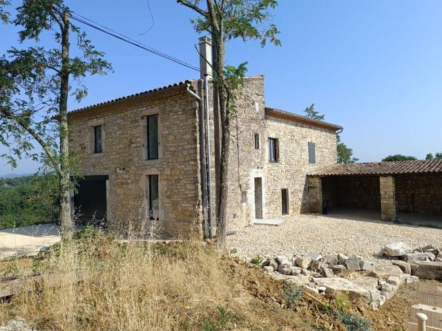 Location Maison 5 pièces 161m² BARJAC 30430