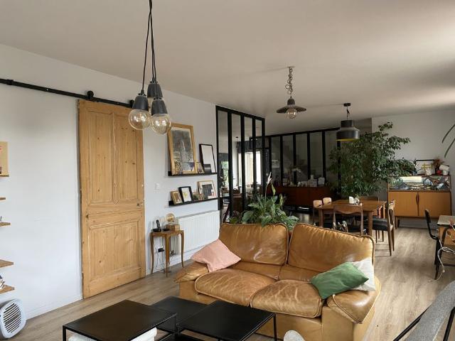 Location Maison 5 pièces 184m² CHAZAY D AZERGUES 69380