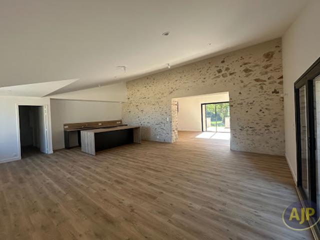 Location Maison 5 pièces 182.05 m2 Corcoué sur Logne