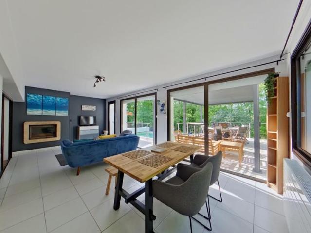 Location Maison 5 pièces 196m² VOUILLE 86190