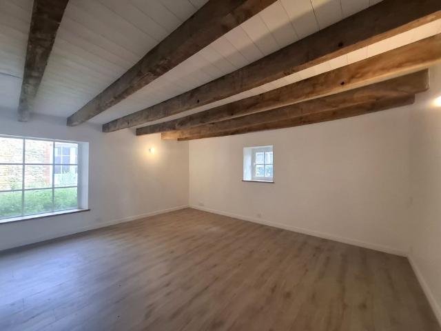 Location Maison 5 pièces 198m² MACHECOUL ST MEME 44270