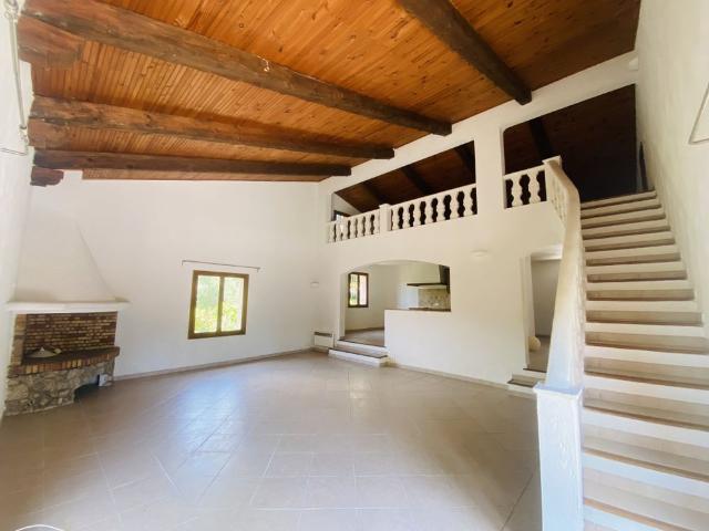 Location Maison 5 pièces 192m² TOURRETTES SUR LOUP 06140