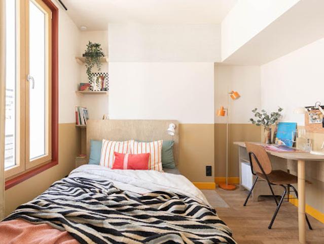Location Maison 5 pièces 216 m2 Paris 13ème