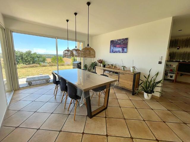 Location maison 5 pièces, 226.00m², L'Isle Jourdain