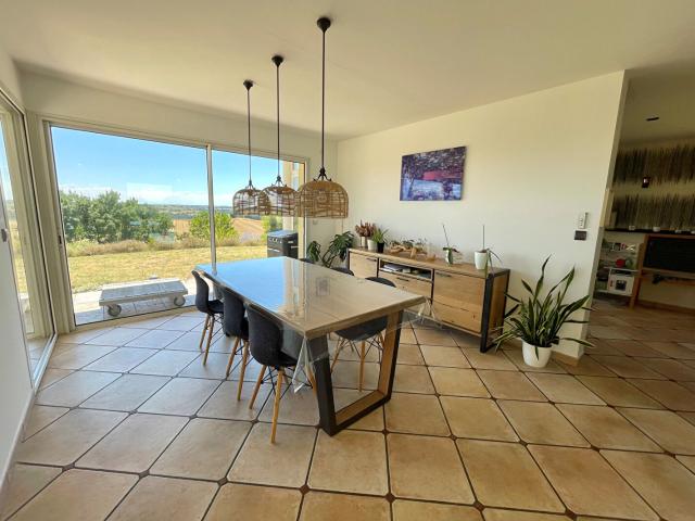 location maison 5 pièces, 226.00m², l'isle jourdain