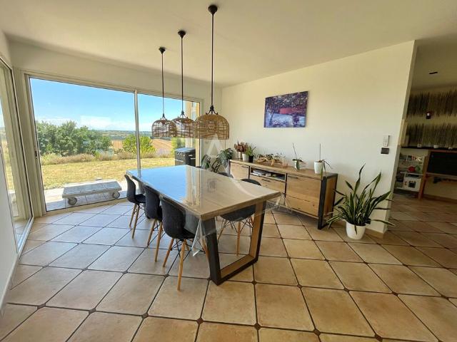 Location Maison 5 pièces 226m²