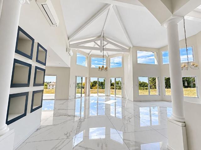 Location Maison 5 pièces 238m²