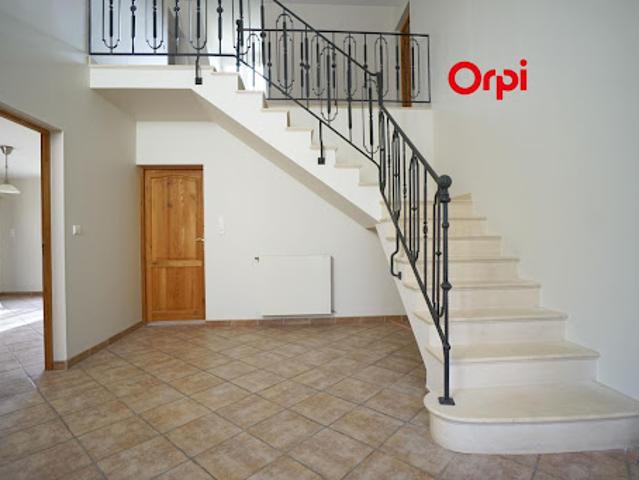 Location Maison 5 pièces 248.65 m2 Brionne
