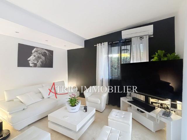 Location Maison 5 pièces 276m² CAGNES SUR MER 06800
