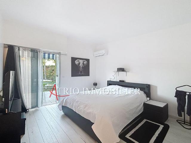 Location Maison 5 pièces 276m² CAGNES SUR MER 06800