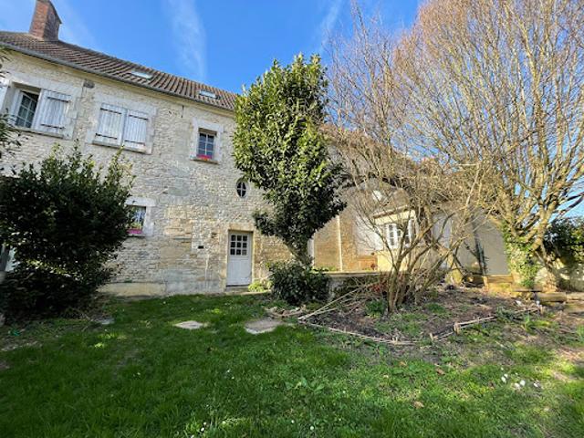 Location Maison 5 pièces 279.55 m2 Montjavoult