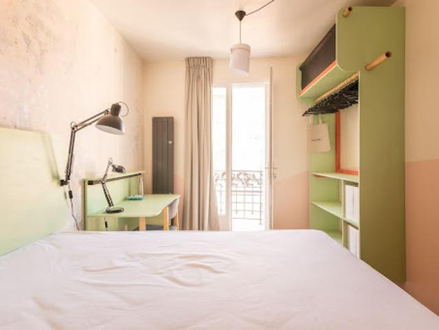Location Maison 5 pièces 414 m2 Paris 20ème